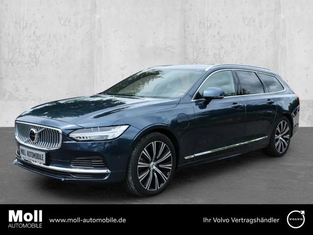 Volvo V90 Kombi Plus Bright Recharge Plug-In Hybrid AWD Stan 2023 Hybride / Benzine