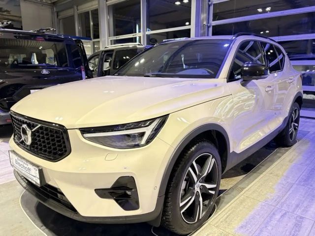 Volvo XC40 B4 B DKG Plus Dark 2025 Benzine