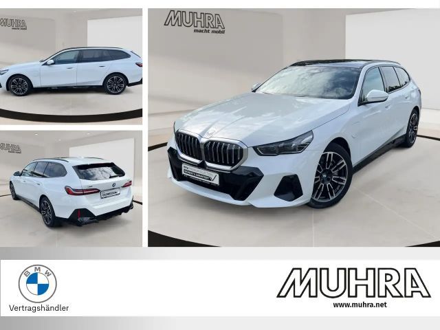 BMW 550 e xDrive Touring M Sport 19" AHK Pano B&W 2025 Hybride / Benzine