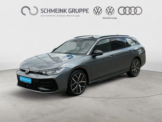 Volkswagen Passat Var. 1.5 eHybrid DSG 2025 Hybride / Benzine