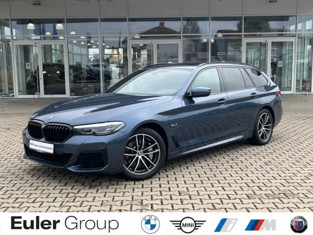BMW 530 e A Touring M Sport 18''LM AHK Pano HifiAlarm Navi 2022 Hybride / Benzine