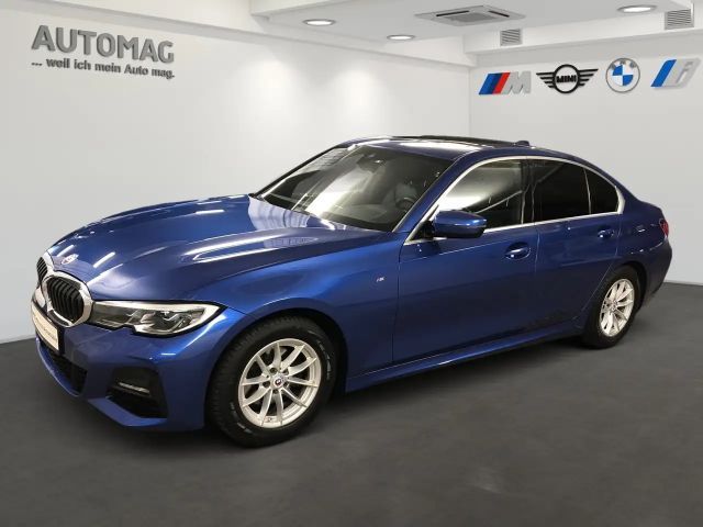 BMW 320 i M-Sport*Glasdach*Hifi*ParkAss 2022 Benzine