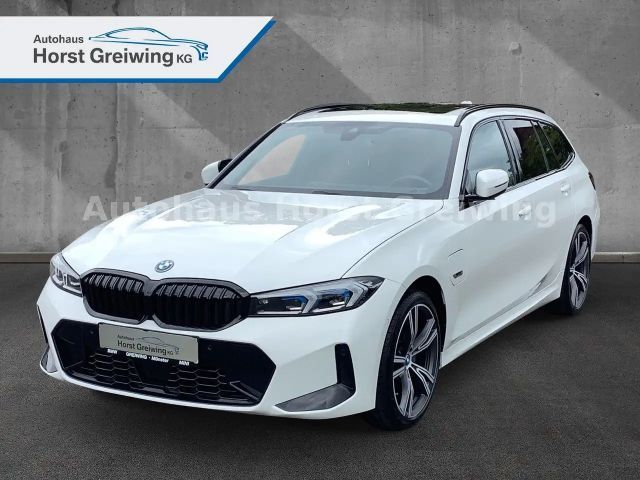 BMW 330 e  Touring xDrive M Sport Pano LED ACC 2022 Hybride / Benzine