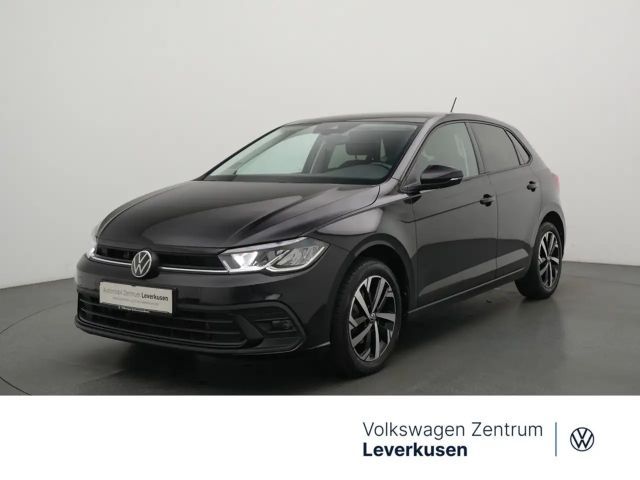 Volkswagen Polo Life DSG PANO NAVI AHK LED PDC SHZ 2023 Benzine