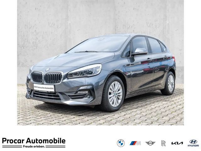 BMW 218 i Active Tourer NAVI LED PDC V+H DAB 2021 Benzine