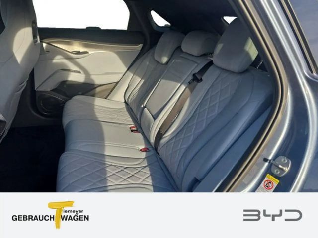 BYD Sealion 7