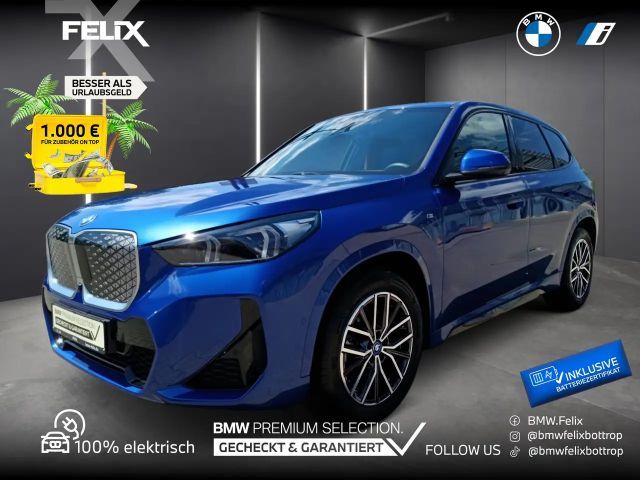 BMW iX1 xDrive30 M SPORTPAKET+LIVE COCKPIT PRO+HEAD UP 2025 Elektrisch