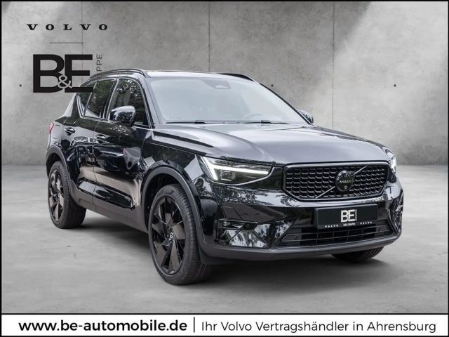 Volvo XC40 B3 Ultra Black Edition Pano FH ACC 2025 Benzine