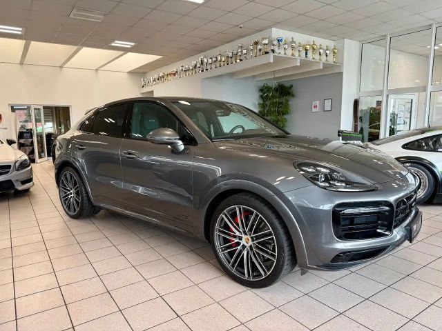 Porsche Cayenne GTS Coupe SportDesign/AHK/ACC/HUD 2023 Benzine