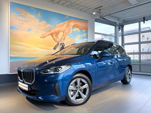 BMW 220 PANO+ACC+HUD+AHK+KAM+SPUR 2025 Benzine