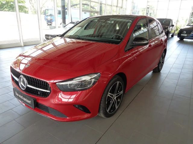Mercedes-Benz B 250 e,AHK,PANO,NIGHT,KAMERA,NP:56.876,- 2025 Hybride / Benzine