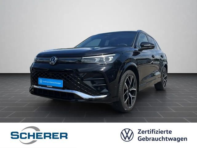 Volkswagen Tiguan R-Line 1,5 eTSI DSG | 20" in Schwarz/glan 2024 Benzine