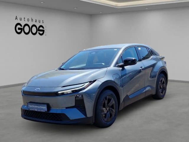 Toyota C-HR+
