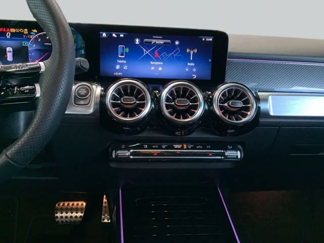 Mercedes-Benz GLB 220