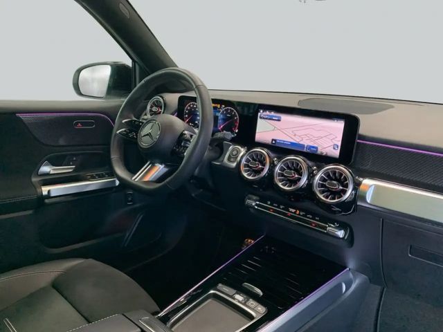 Mercedes-Benz GLB 220