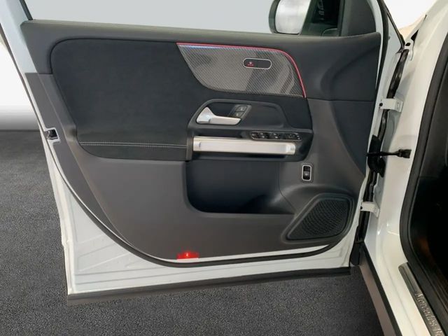 Mercedes-Benz GLB 220
