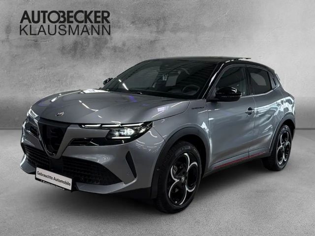 Alfa Romeo Junior Ibrida 1.2 VGT 48V-Hybrid 100 kW Speciale ALFA ROM 2025 Benzine