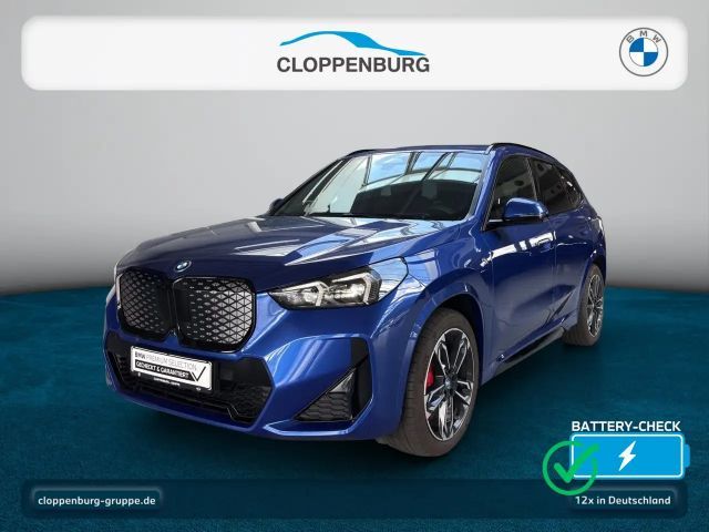 BMW iX1 eDrive20 M-Paket Head-Up+AHK+StKlima+Navi+BT 2025 Elektrisch