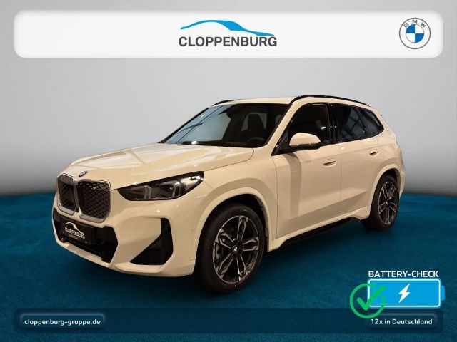 BMW iX1 xDrive30 Head-Up+AHK+StHz+StKlima+Navi+ACC 2025 Elektrisch