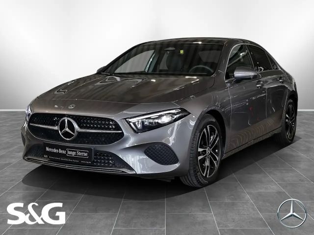 Mercedes-Benz A 220 4MATIC Limo PANO+MEMORY+DISTRO+360°+TOTWIN 2025 Benzine