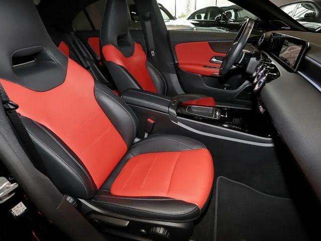 Mercedes-Benz CLA 180