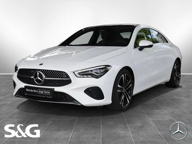 Mercedes-Benz CLA 180 Coupé PANO+TOTWINKEL+KAMERA+LED+CARPLAY 2025 Benzine