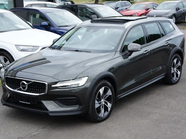 Volvo V60 Cross Country Pro AWD*ACC*AHK*PANO*H&K*KAM* 2021 Benzine