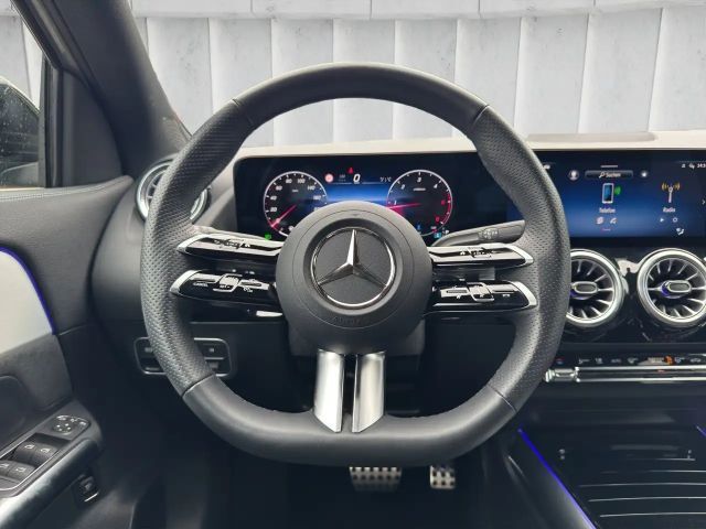 Mercedes-Benz GLA 220