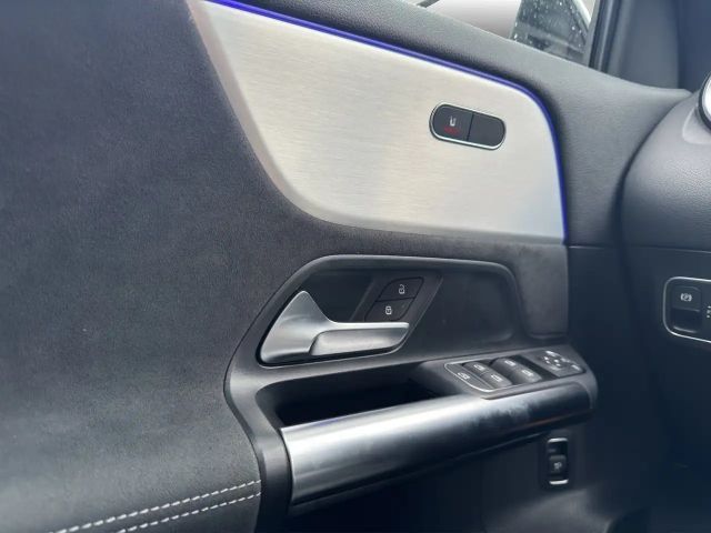 Mercedes-Benz GLA 220