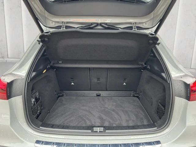 Mercedes-Benz GLA 220