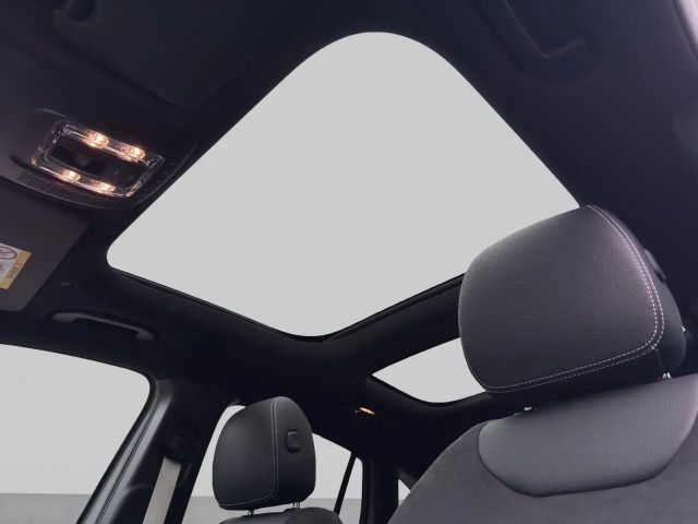 Mercedes-Benz GLA 220