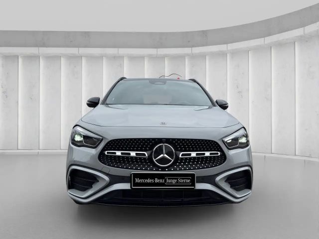 Mercedes-Benz GLA 220