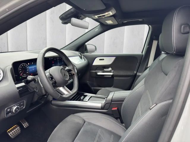 Mercedes-Benz GLA 220