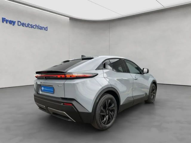 Toyota C-HR+