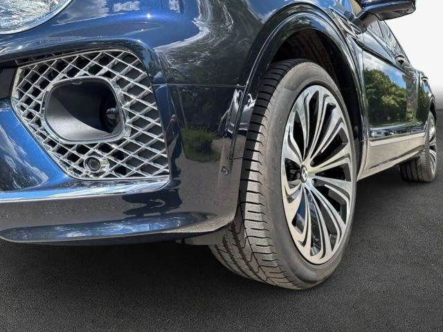 Bentley Bentayga New Bentayga V8 First Edition 2022 Benzine