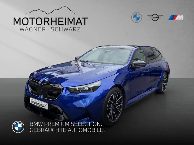 BMW M5 Touring Carbon B&W 0,5%Verst. 1,99%Finanz 2025 Hybride / Benzine