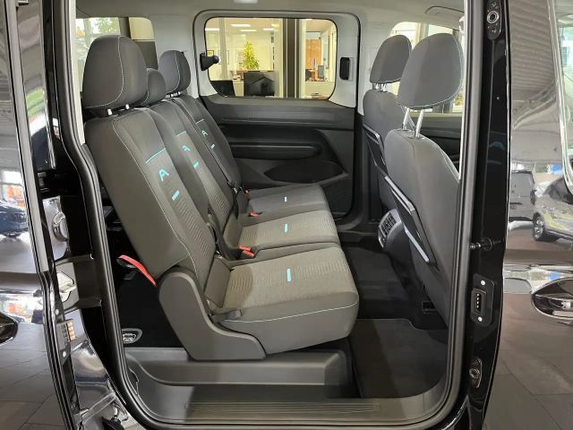 Ford Grand Tourneo