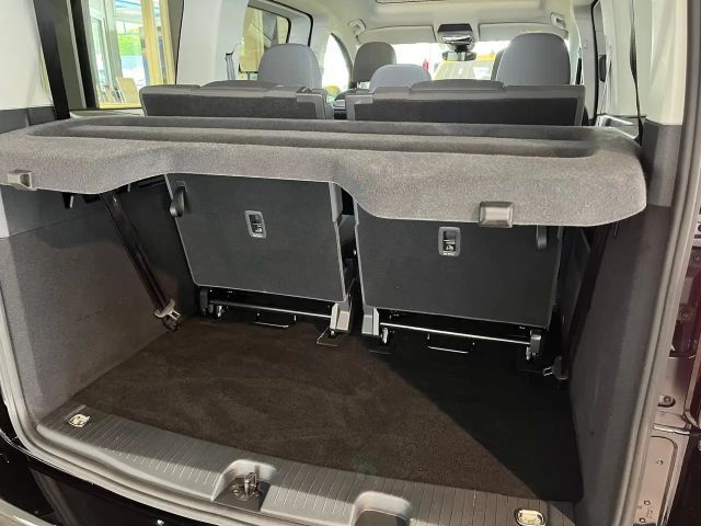 Ford Grand Tourneo