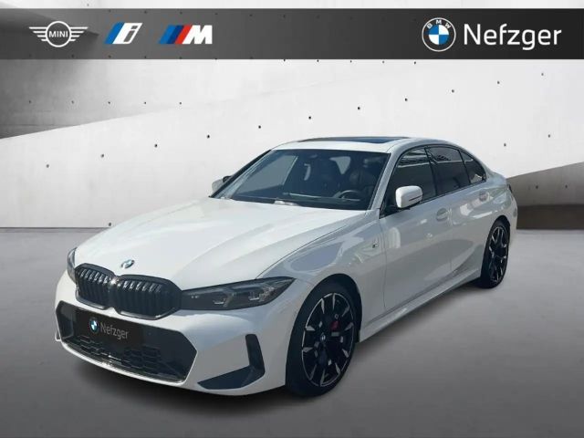 BMW 330 i xDrive M Sport Pro Glasdach 360° Kamera 2025 Benzine