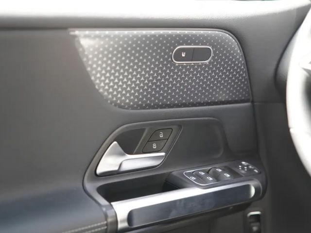Mercedes-Benz EQB 250