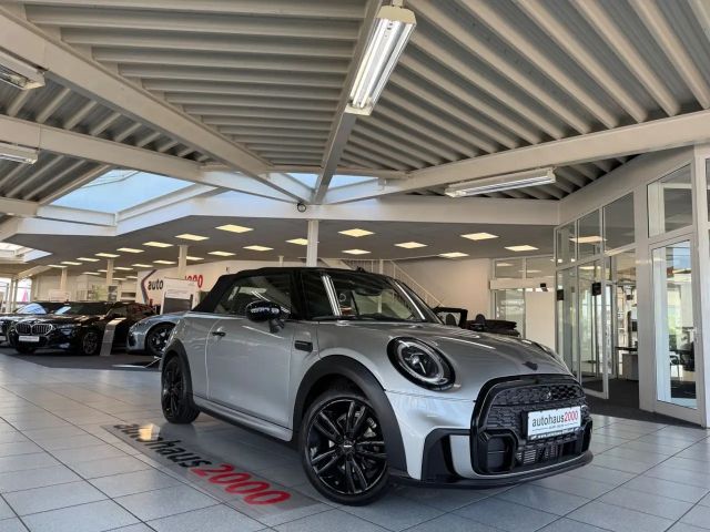 MINI Cooper Cabrio John Cooper Works Trim LED/CAM 2024 Benzine