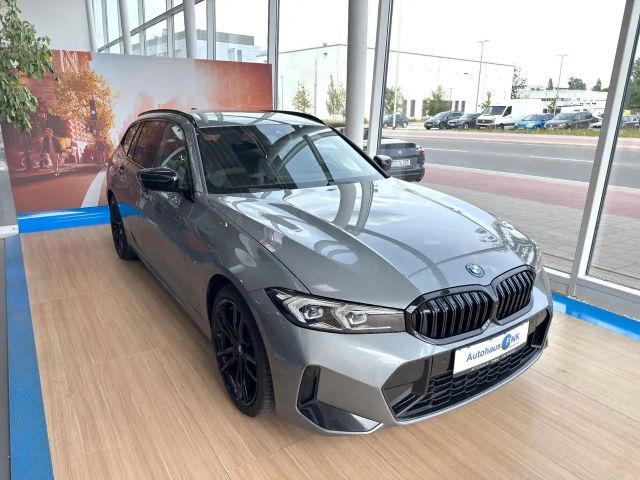 BMW 330 e xDrive M Sport Leder Head-Up 360°K. LED 2023 Hybride / Benzine