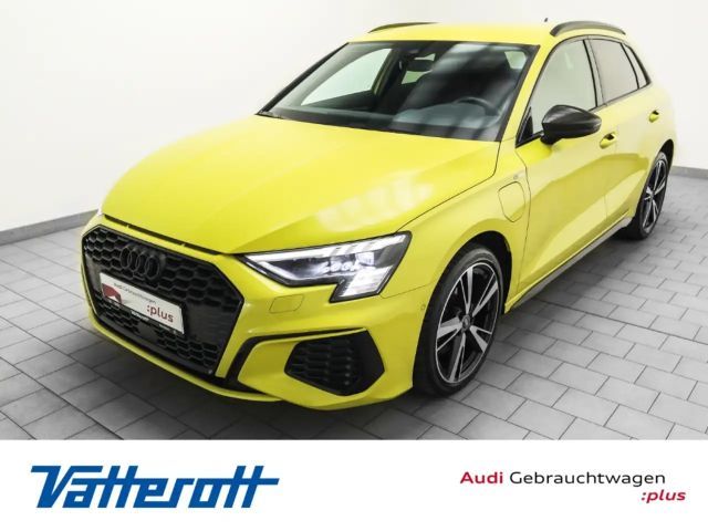 Audi A3 Sportback 40 TFSI e S line Navi Kamera B&O 2021 Hybride / Benzine