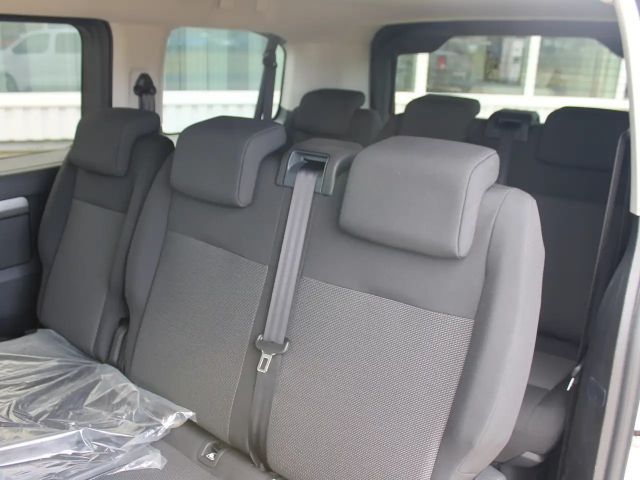Peugeot Traveller
