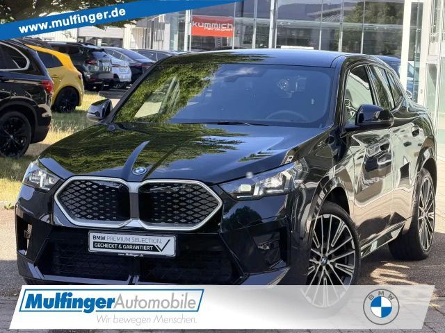 BMW iX2 x30 M Sport PanoD.AHK ACC SuView.AktivS.20" 2025 Elektrisch