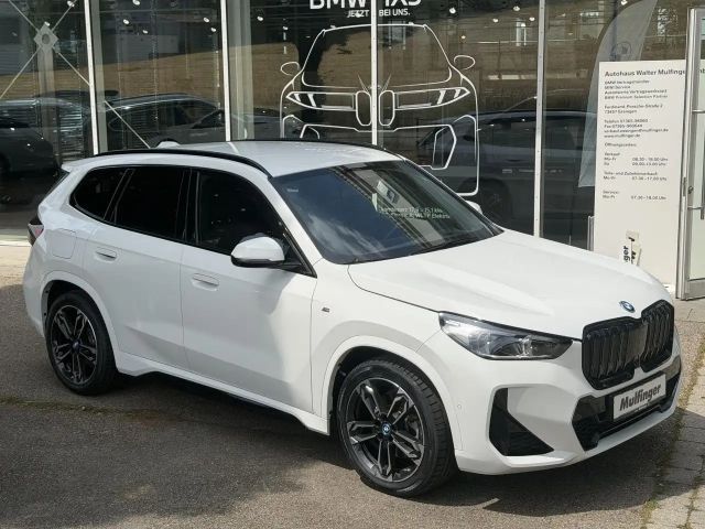 BMW iX1