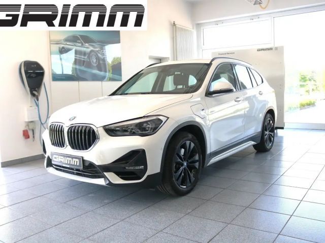 BMW X1 xDrive25e Sport Line Leder AHK LED Navi Komfortzg. 2022 Hybride / Benzine