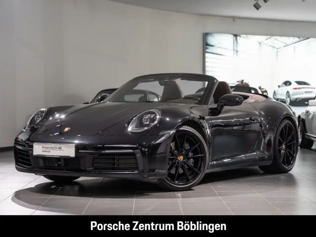 Porsche 992 911 Carrera 4 Cabriolet Clubleder BOSE 2023 Benzine