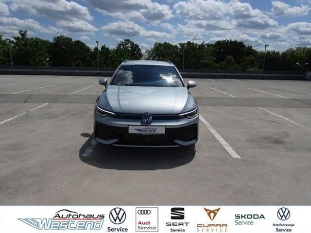 Volkswagen Golf Var. R-Line 1.5l eTSI 110kW DSG LED Navi 2025 Benzine