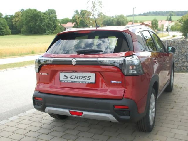 Suzuki S-Cross